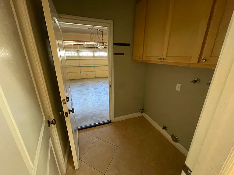 7832 Danner Ct — Photo 20