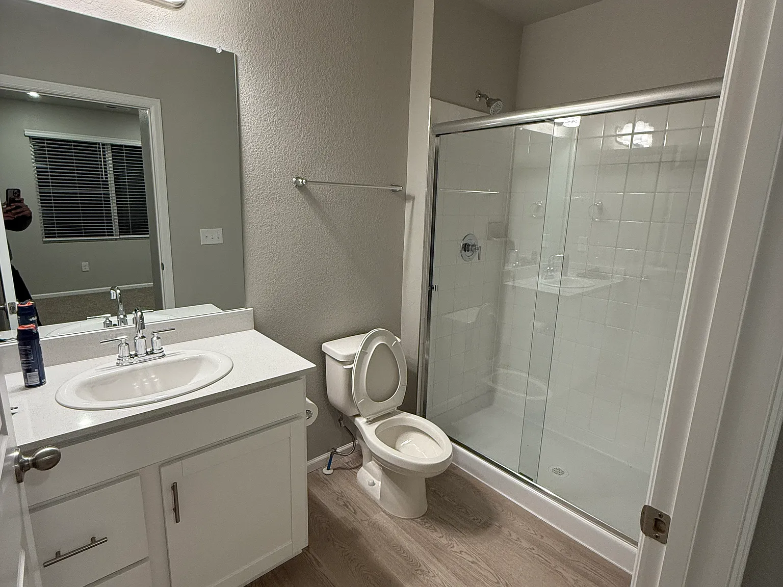 3 bed, 3.5 bath, 1800 sqft, $900 — Photo 3
