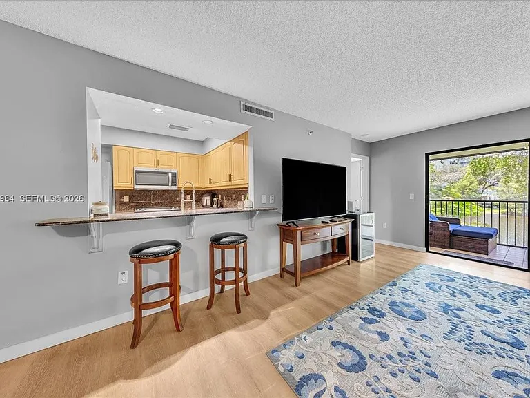 2240 N Cypress Bend Dr #204 — Photo 11