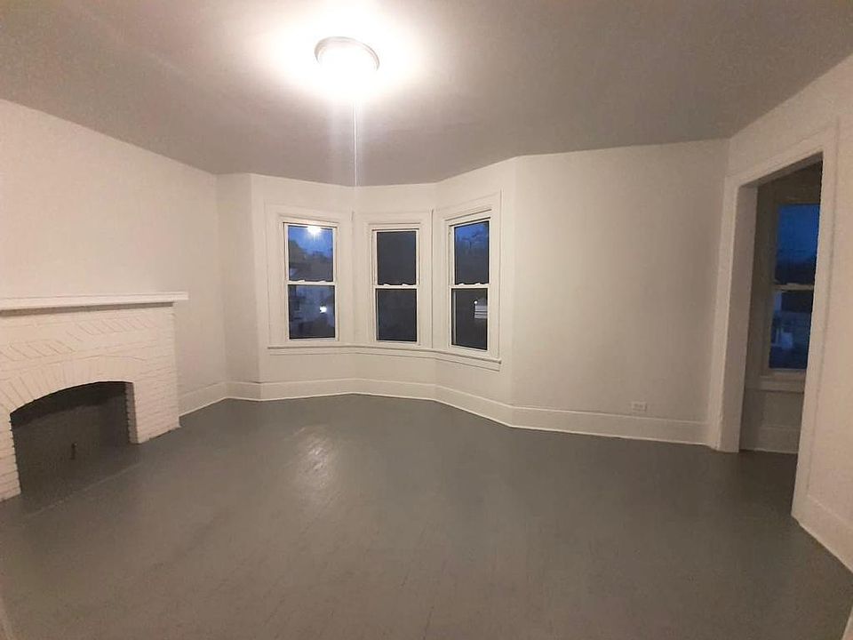 1st image of 126 Humber Ave #2