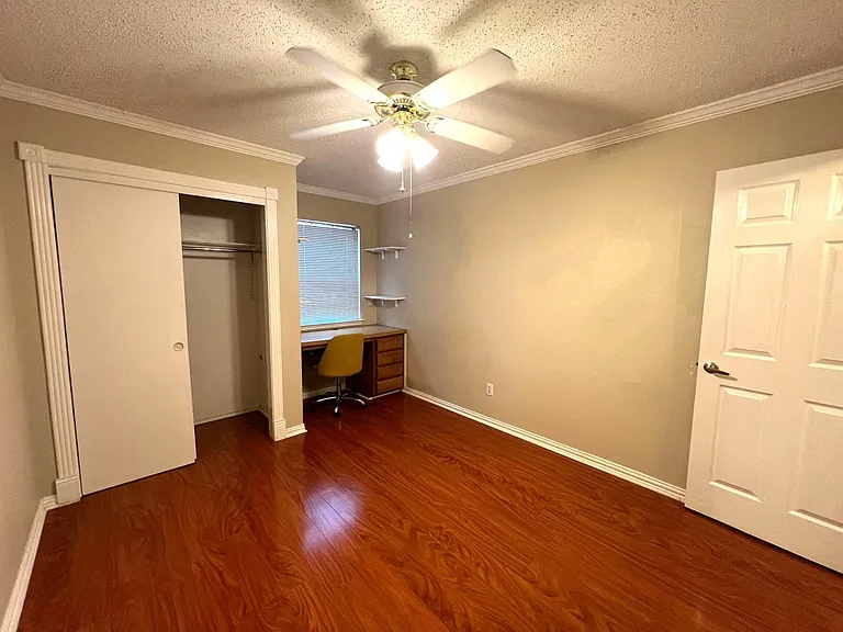 8423 Timber Ml — Photo 11