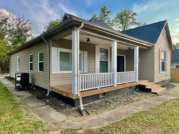 2nd image of 402 Cedar St