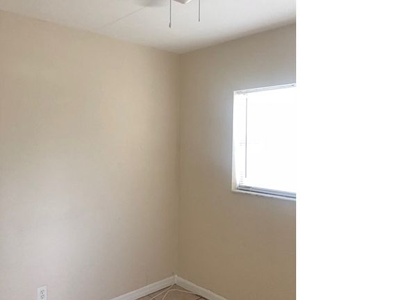 5th image of 425 NW 15th Ave APT 3