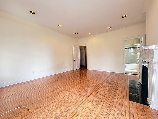 3rd image of 251 W 81st St #7Z