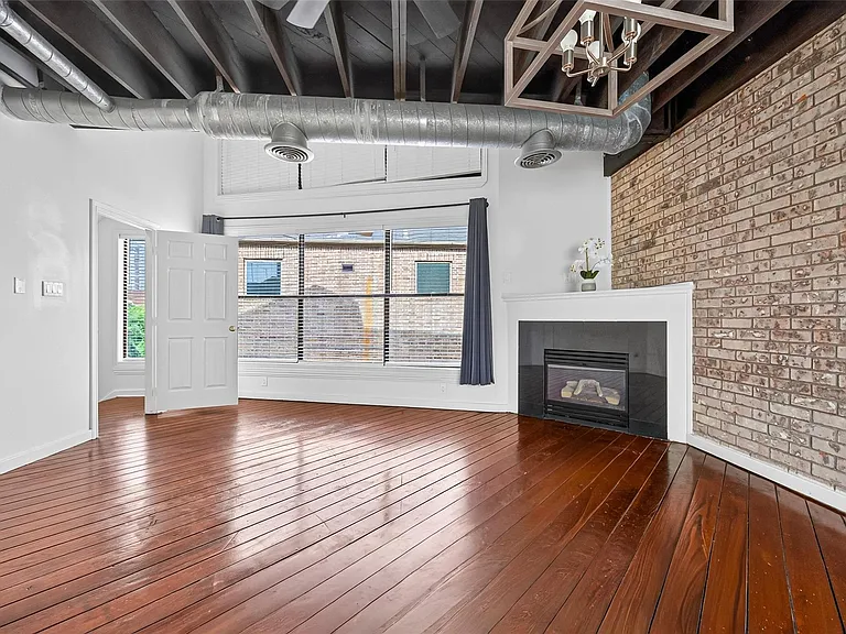 708 W Clay St — Photo 26