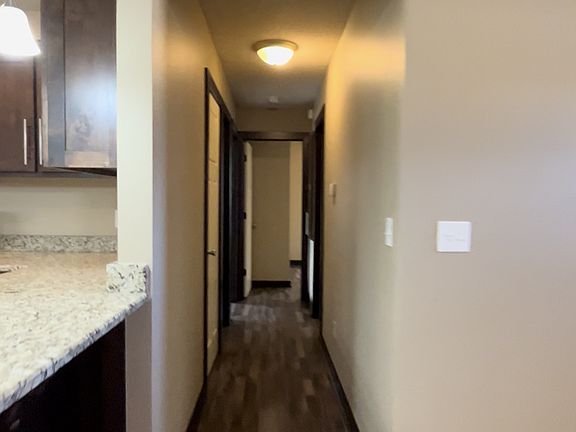 4th image of 706 W 10th St