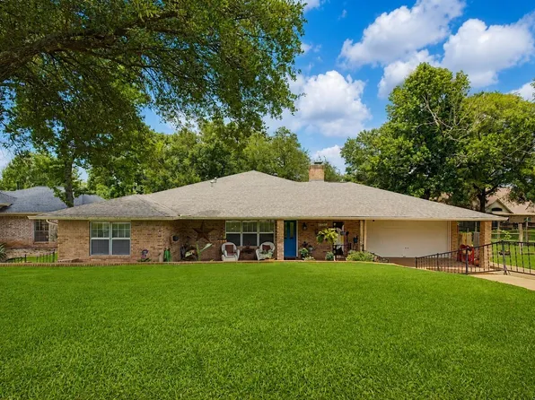 1450 Pleasant Valley Dr, Huntsville, TX 77340