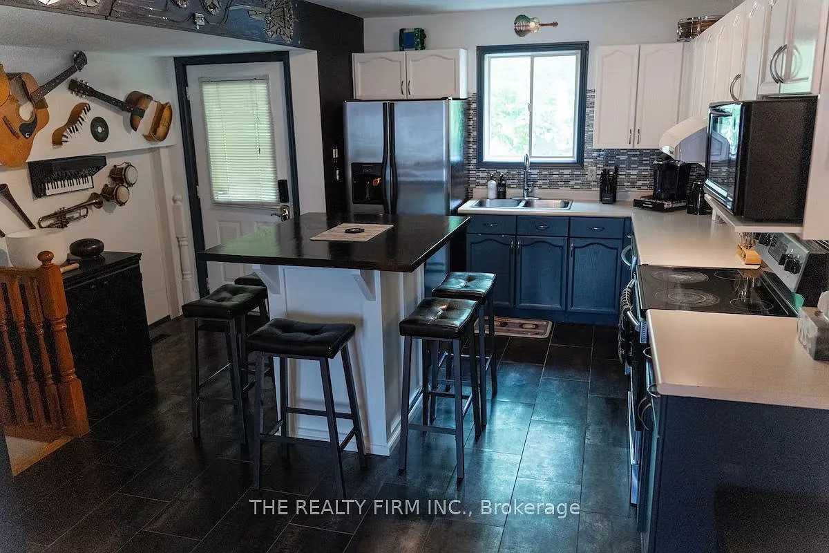 5 bed, $7,995 — Photo 2