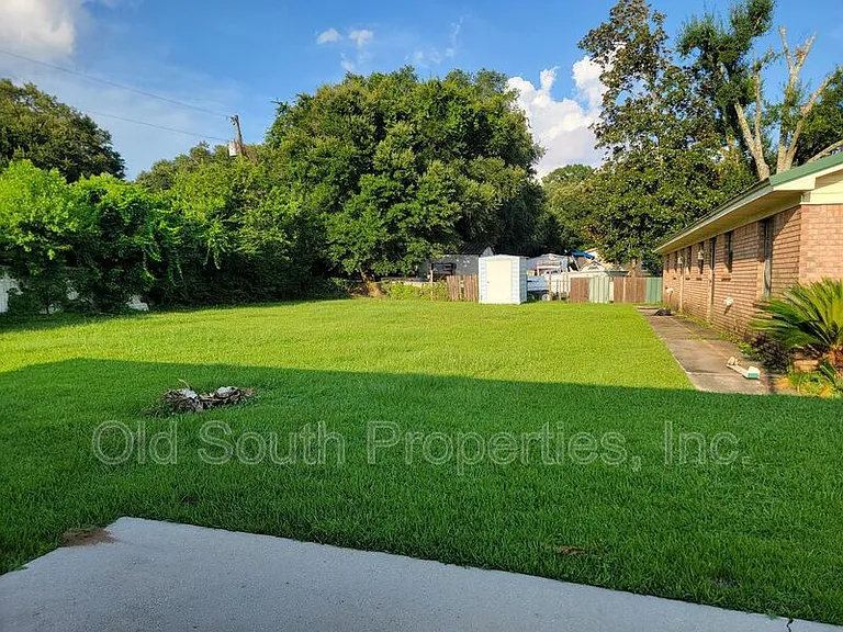 9610 Bowman Ave #C — Photo 2