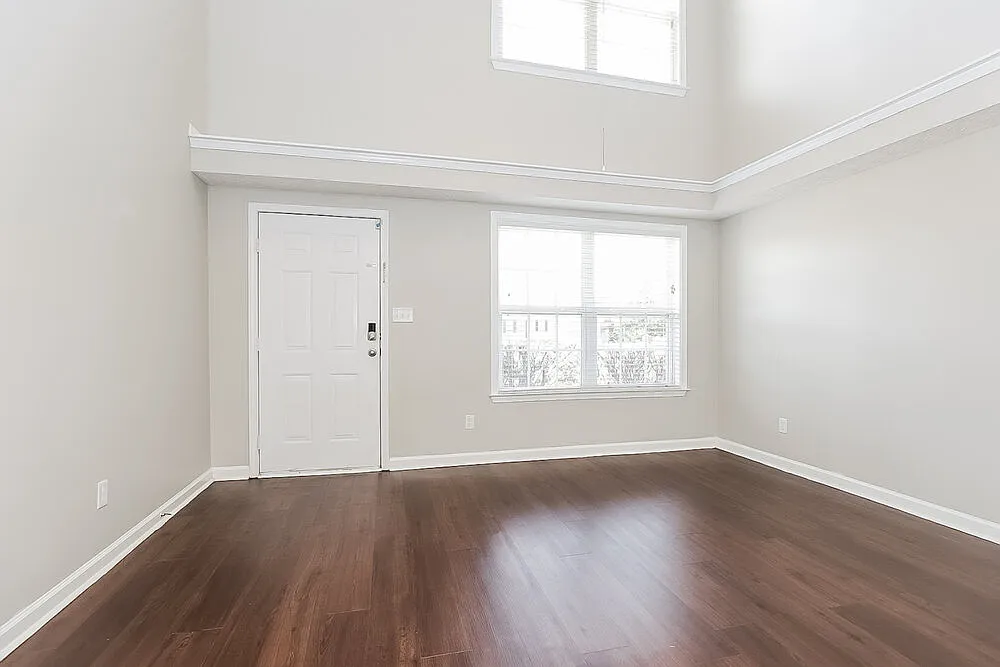 3 bed, 2.5 bath, 1827 sqft, $2,425 — Photo 4