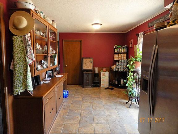 3rd image of 2409 E Cypress Ave