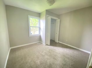 1052 E Scott St, Springfield, MO 65802