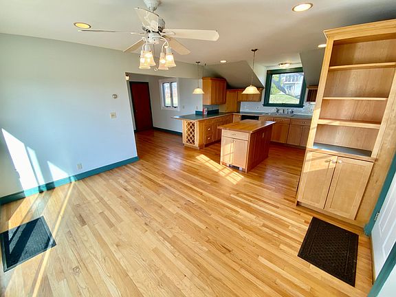 4th image of 251 Browns Ln #H1