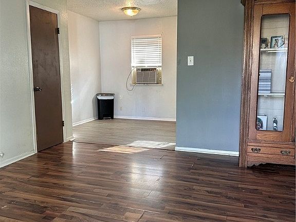 5th image of 3606 Cypress St