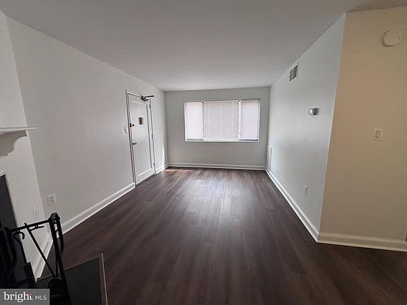 5th image of 3815 Davis Pl NW APT 1