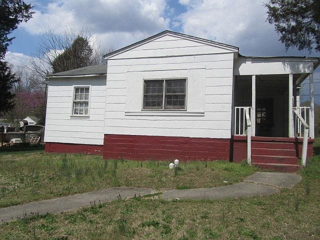 1st image of 27 Circle Dr