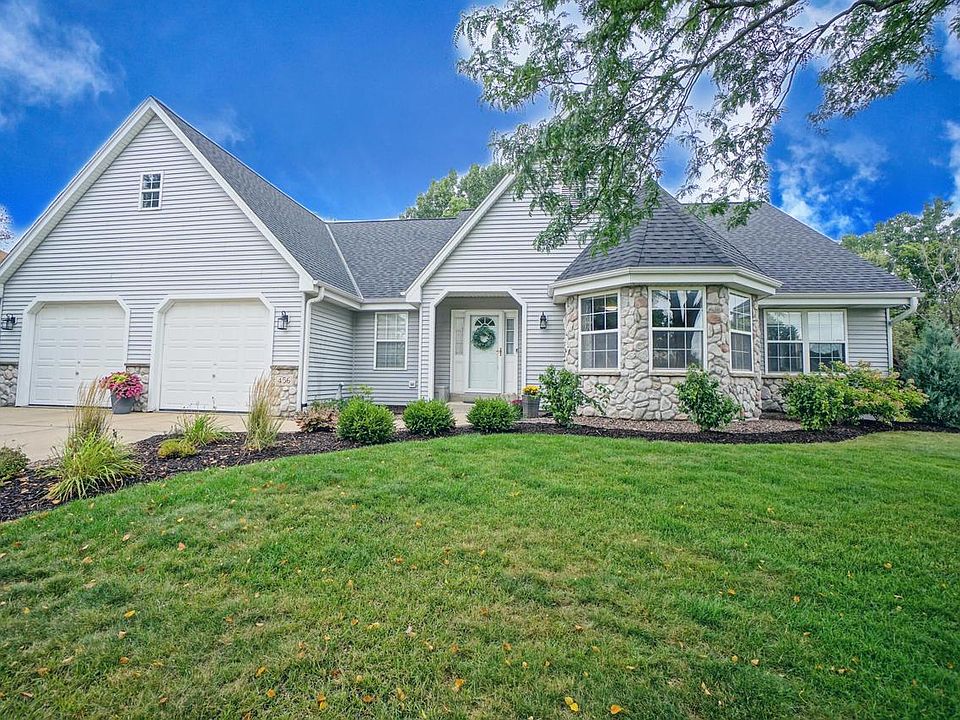 456 Majeskie Dr, Pewaukee, WI 53072 Zillow