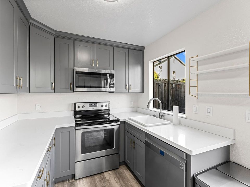 1st image of 482 S Willard Ave