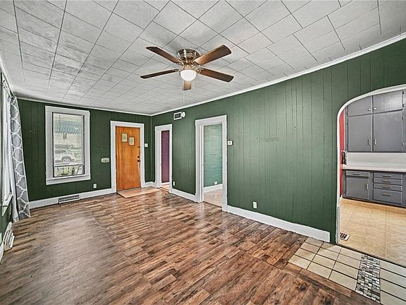 4th image of 2835 Penn St
