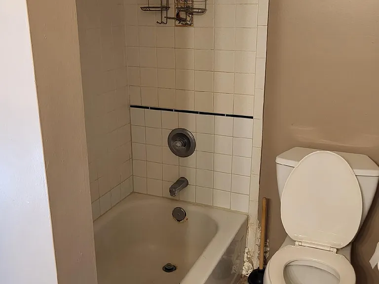 220 Elizabeth St #C6 — Photo 11