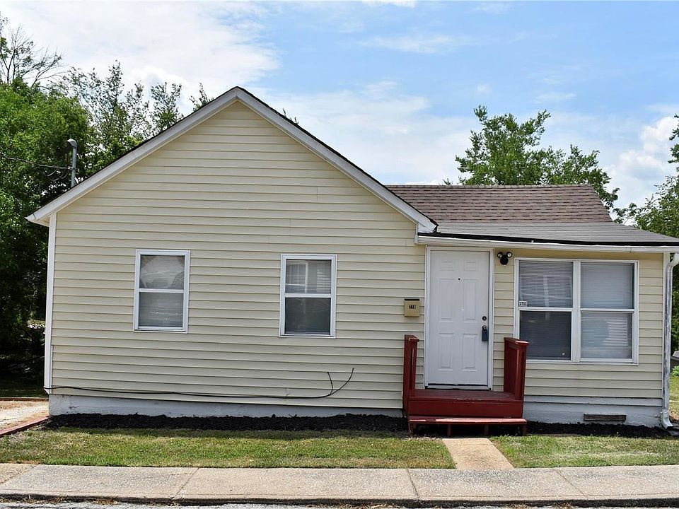 1st image of 210 Walnut St