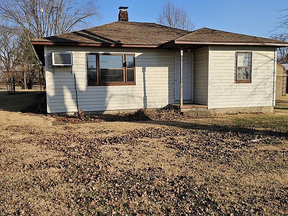 2nd image of 607 S Broadway Ave