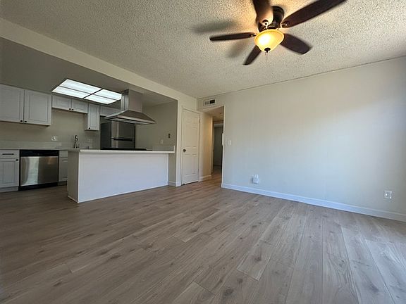4th image of 4139-4141 Cuny Ave