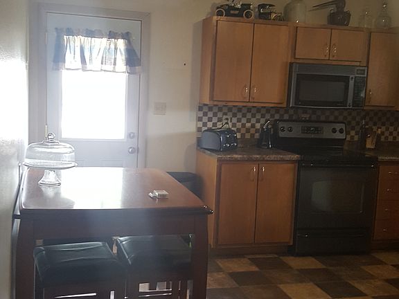 5th image of 417 S Burg St