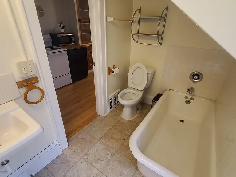 1911 E Newport Ave — Photo 13