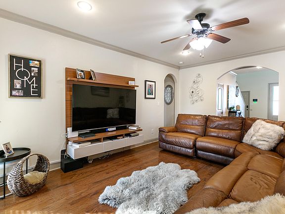 4th image of 23361 Conifer Dr
