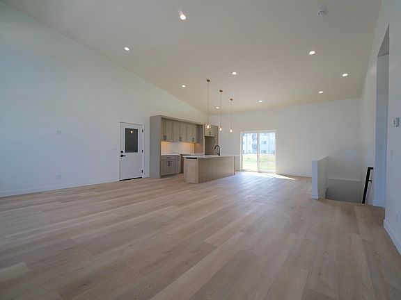 3rd image of 3113 Frahm Ln