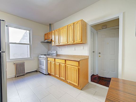 3rd image of 3138 103rd St