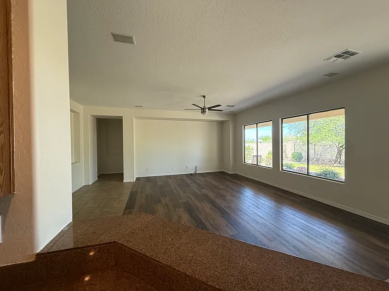 2344 W Clearview Trl — Photo 12