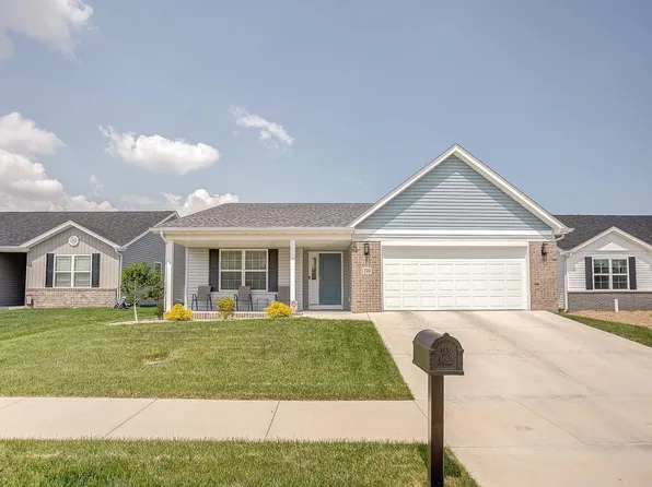 1390 Orchard Lakes Cir, Belleville, IL 62220