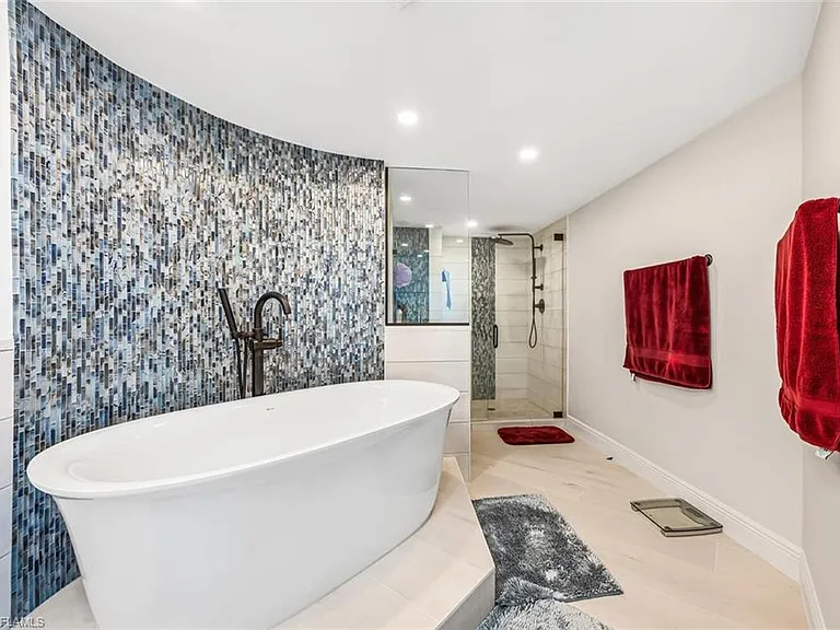 4401 Gulf Shore Blvd N #Penthouse 3 — Photo 14