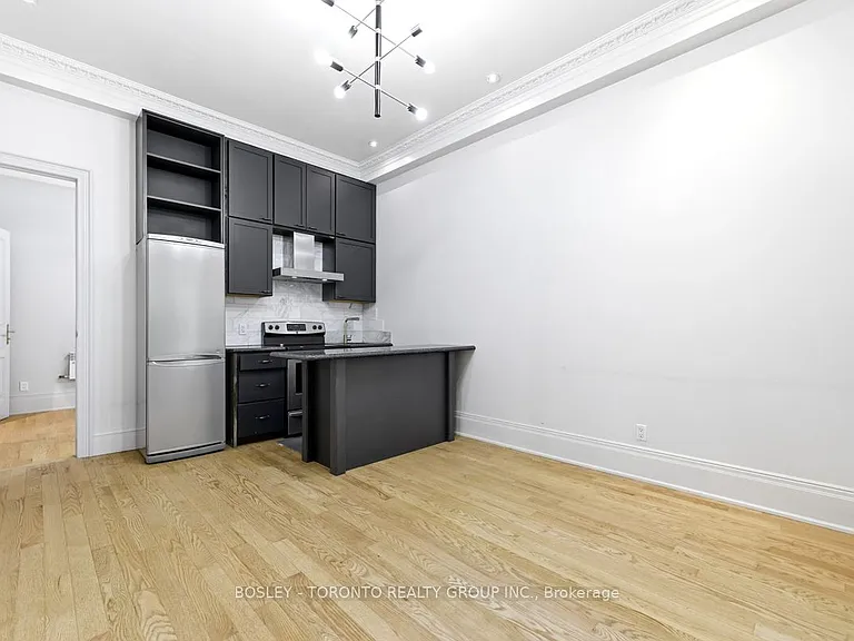 21 Lansdowne Ave #1 — Photo 5