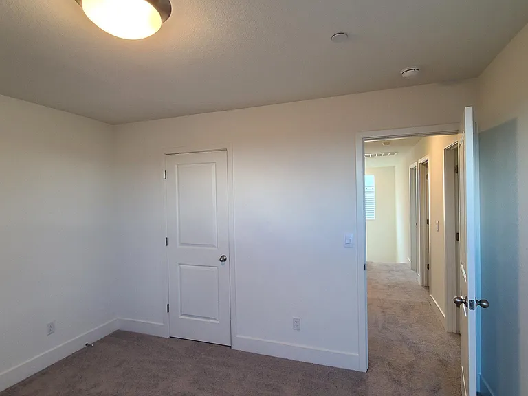 938 Pipit St — Photo 21