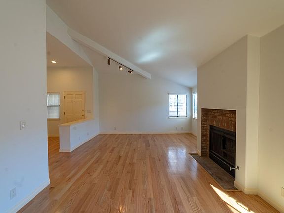 2nd image of 5 Laguna Ct