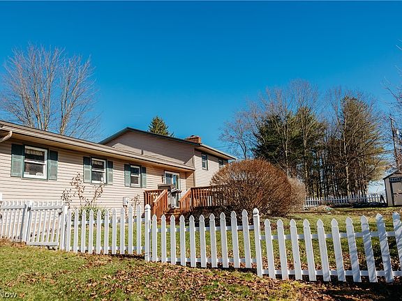 4th image of 700 Denshire Dr NW