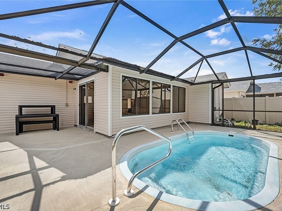 1st image of 5581 Longleaf Dr