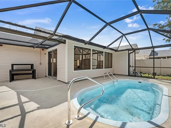 5581 Longleaf Dr, North Fort Myers, FL 33917