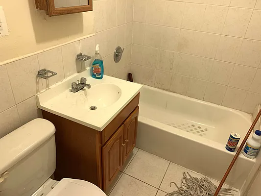 Rented by Tapiro Realty | media 5