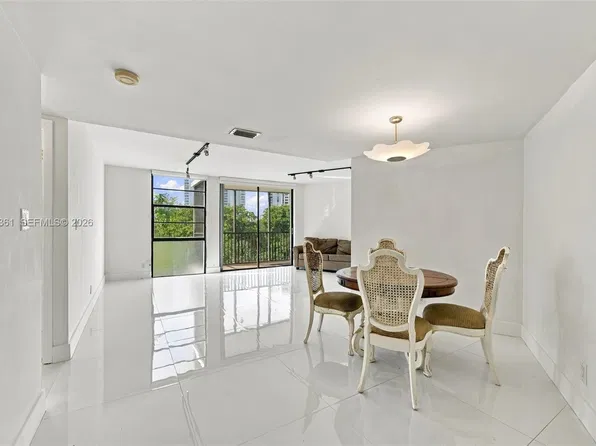 3475 N Country Club Dr APT 502, Aventura, FL 33180