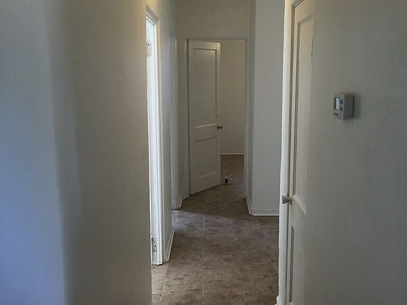 5th image of 2816 Myrtle Ave