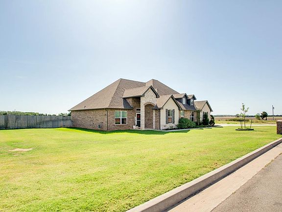3rd image of 7005 Chisholm Ranch Dr
