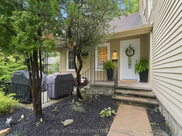 53 Archange St, Fort Erie, ON L2A 3K6