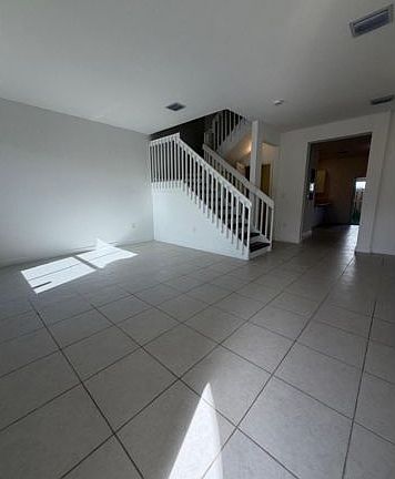 5th image of 2885 SE 25th Rd