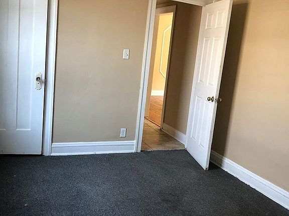 5th image of 7928 S Hermitage Ave #2