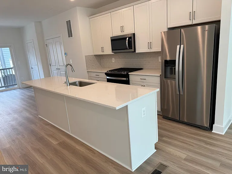 831 King Farm Blvd — Photo 6