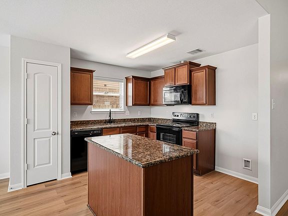 4th image of 7203 Montclair Peak Ln